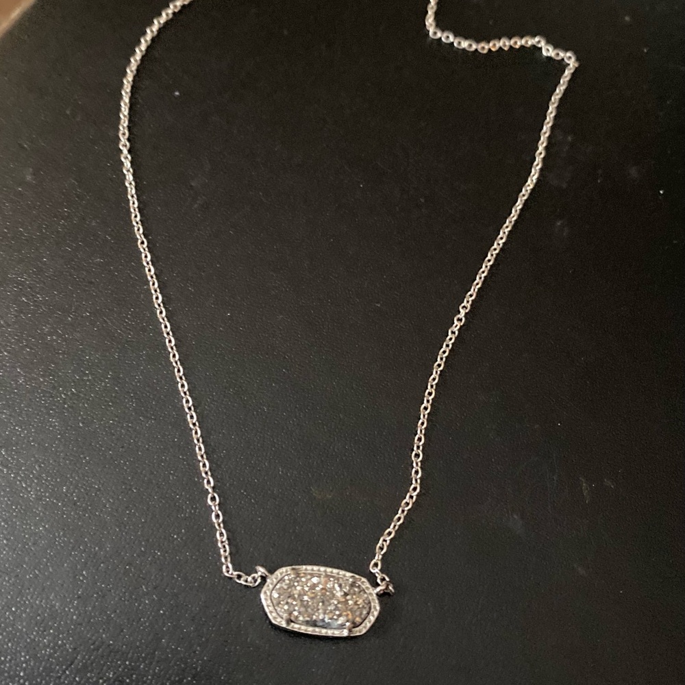 Kendra Scott Elegant Silver Necklace with Crystal Pendant